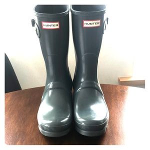 Gray  Women’s Hunter rain boots. Size 8.